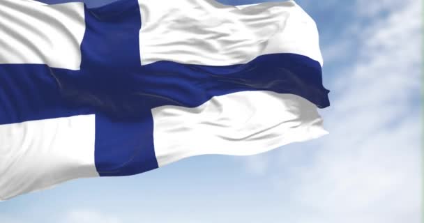 Finlands Flagg Vinker Vinden Klar Dag Republikken Finland Nordisk Land – stockvideo