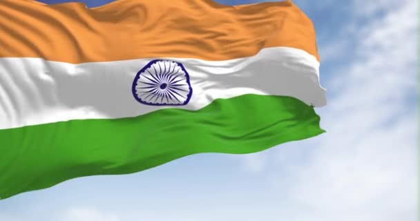 印度国旗在晴朗的日子飘扬 印度共和国是南亚的一个国家 有选择的重点 现实的3D演示 — 图库视频影像