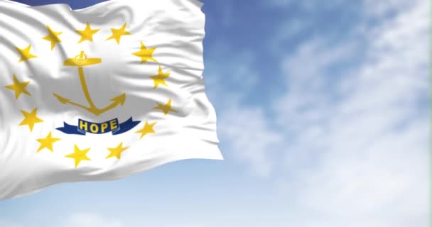 Rhode Island State Flag Waving Clear Day Gold Anchor Center — Vídeo de Stock