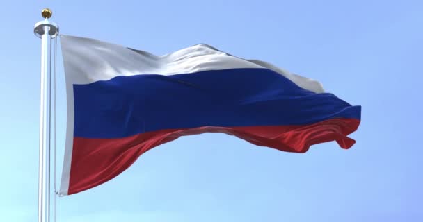 Bandera Nacional Rusia Ondeando Viento Día Claro Rayas Horizontales Blancas — Vídeo de stock