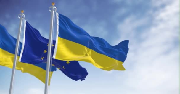 Drapeaux Ukraine Brandissant Drapeau Union Européenne Par Temps Clair Démocratie — Video
