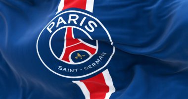 Paris, FR, Mart 2023: Paris Saint Germain futbol kulübü rüzgarda sallanıyor. Paris Saint Germain, Fransa 'nın başkenti Paris' te yer alan bir futbol kulübüdür. Resimli 3d illüstrasyon oluşturucu