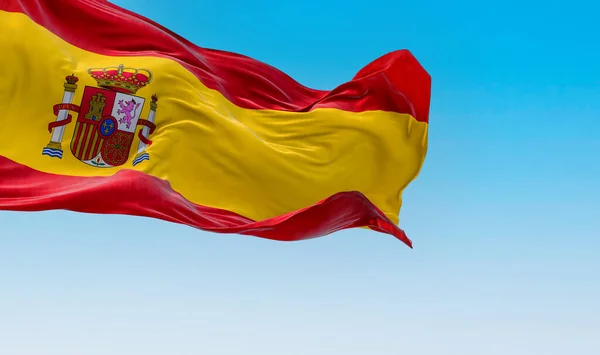 Spanyol Nemzeti Zászló Tiszta Nappal Lengeti Szelet Európai Ország Három — Stock Fotó