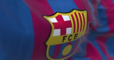 Barselona, ES Mart 2023: FC Barcelona bayrağını dalgalandırın. 3D canlandırma canlandırması. Ağır çekim. Kusursuz döngü. Seçici odaklanma. Yakın plan. Dalgalanan tekstil