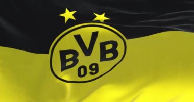 Dortmund, DE, Mart 2023: Borussia Dortmund bayrağı dalgalanıyor. Borussia Dortmund, Almanya 'nın en üst düzey futbol ligi olan Alman profesyonel spor kulübü. Kusursuz 3 boyutlu animasyon. Yavaş çekim döngüsü. Dalgalanan tekstil