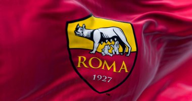 Roma, IT, Mart 2023: Roma bayrağı sallanıyor. AS Roma, Roma merkezli profesyonel bir futbol kulübüdür. İllüstrasyon 3d illüstrasyon canlandırması. Seçici odaklanma. Yakın plan. Dalgalanan tekstil