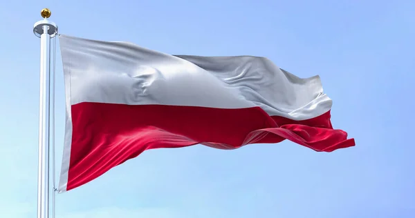 Державний Прапор Польщі Розмахує Вітром Ясний День Дві Горизонтальні Смуги — стокове фото