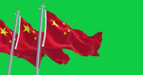 三面飘扬的中国国旗在绿色背景下与世隔绝 红色背景 五颗黄星无缝3D渲染动画 绿色屏幕垫 阿尔法频道铬键 慢动作回路 — 图库视频影像