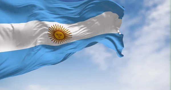 Bandera Nacional Argentina Ondeando Viento Día Soleado Tres Bandas Horizontales —  Fotos de Stock