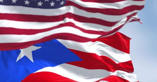 Прапор Пуерто Рико Розмахує Прапором Сполучених Штатів Ясний День Карибський — стокове відео