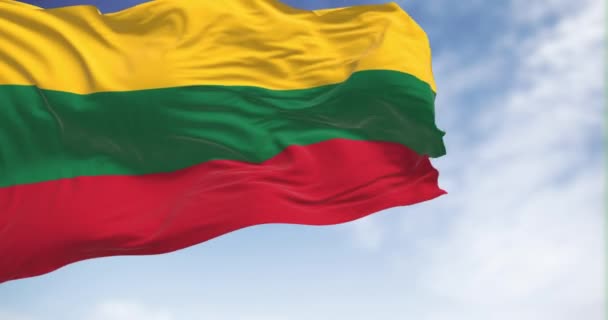 Drapeau National Lituanie Agitant Vent Par Temps Clair Tricolore Horizontal — Video