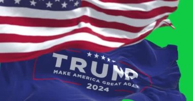 Arlington, ABD, Mayıs 2023: Donald Trump 2024 seçim kampanyası bayrağı yeşil arka planda tek başına sallanıyor. Kusursuz 3D canlandırma animasyonu. Yeşil ekran mat. Alfa kanalı. Krom anahtar. Yavaş çekim döngüsü