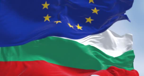 Болгария Европейский Союз Машут Флагами Ясный День Болгария Стала Членом — стоковое видео