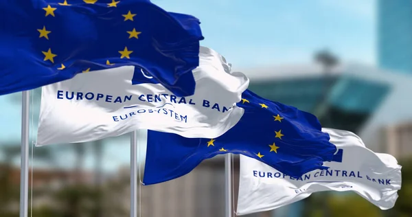 Frankfurt Mars 2023 Europeiska Centralbankens Och Europeiska Unionens Tre Flaggor — Stockfoto