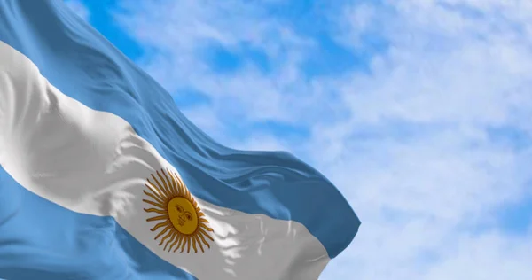 Argentinië Nationale Vlag Fladderen Wind Een Zonnige Dag Drie Gelijke — Stockfoto