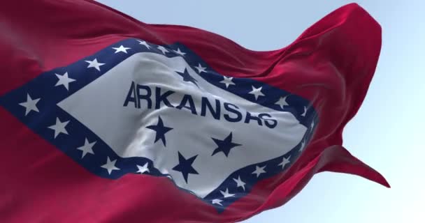 Flaga Stanu Arkansas Macha Pogodny Dzień Czerwone Pole Niebieskim Białym — Wideo stockowe