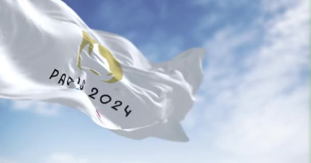 Paryż Maj 2023 Flaga Paryskich Igrzysk Olimpijskich 2024 Powiewająca Wietrze — Wideo stockowe
