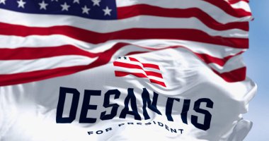 Tallahassee, ABD, Nisan 2023: Ron DeSantis 2024 Cumhuriyetçi başkanlık seçim kampanyası bayrağı dalgalanması. Resimli 3d illüstrasyon oluşturucu