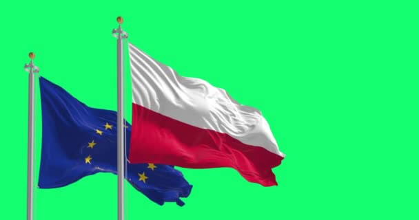 Прапори Польщі Європейського Союзу Махають Ізольовано Зеленому Тлі Безшумний Рендеринг — стокове відео