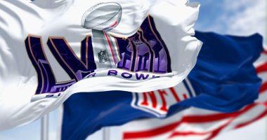 Cennet, ABD, Haziran 2023: 58. Super Bowl, NFL ve ABD bayrakları dalgalanıyor. Oyun 11 Şubat 2024 'te Paradise, Nevada' da oynanacak. Resimli 3d illüstrasyon oluşturucu