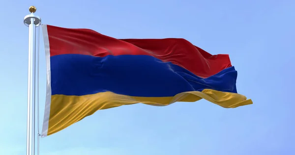 Государственный Флаг Армении Размахивающий Ветром Ясный День Три Горизонтальных Полосы — стоковое фото