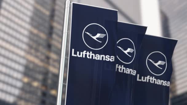 Köln Almanya Haziran 2023 Rüzgarda Dalgalanan Lufthansa Logosuyla Dikey Pankart — Stok video