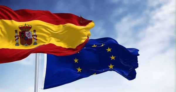 Spanyolország Európai Unió Zászlói Lobognak Szélben Egy Napsütéses Napon Demokrácia — Stock Fotó
