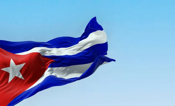 Bandera Nacional Cuba Ondeando Viento Día Despejado Cinco Rayas Azules —  Fotos de Stock