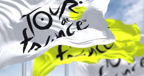 Paryż Czerwca 2023 Flagi Tour France Machają Najważniejsze Międzynarodowe Wydarzenie — Wideo stockowe
