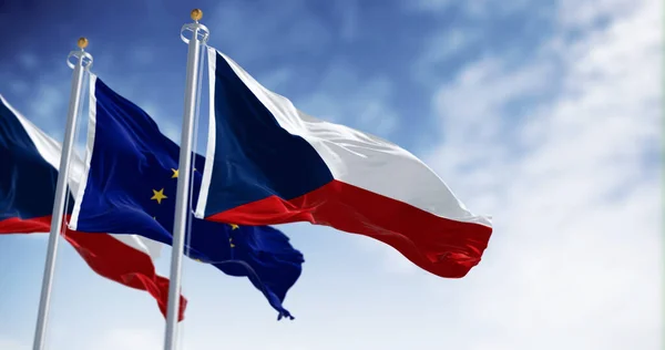 Τσεχική Δημοκρατία Και Ευρωπαϊκή Ένωση Σημαίες Κύμα Χάρη Στον Άνεμο — Φωτογραφία Αρχείου