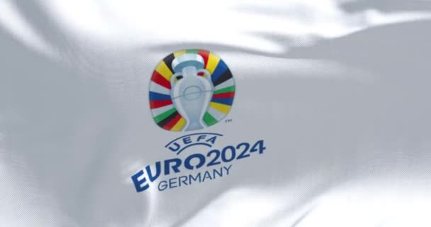 2023年6月30日 欧洲足球锦标赛2024年欧洲杯的特写挥动旗帜 国际体育活动 无缝3D渲染动画 慢动作回圈飘扬的面料 — 图库视频影像