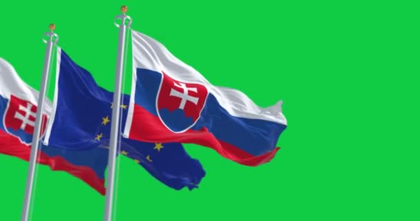 Σημαίες Της Σλοβακίας Και Της Ευρωπαϊκής Ένωσης Κυματίζουν Στην Πράσινη — Αρχείο Βίντεο