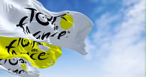 Paryż Czerwca 2023 Flagi Tour France Machają Najważniejsze Międzynarodowe Wydarzenie — Zdjęcie stockowe