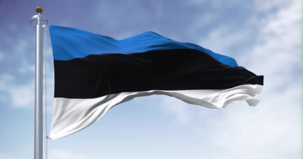 Bendera Nasional Estonia Melambai Pada Hari Yang Cerah Tricolor Horisontal — Stok Video