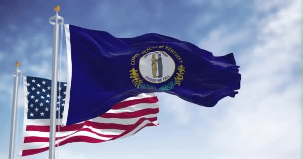 ケンタッキー州とアメリカ合衆国の国旗は晴れた日を振った アメリカ合衆国の南東部 シームレス3Dレンダリングアニメーション スローモーションループ フラッターファブリック 4Kについて — ストック動画