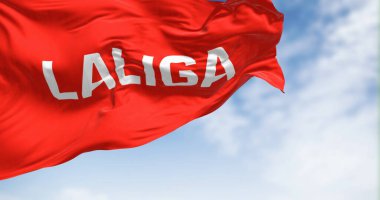 Madrid, SPA, 10 Temmuz 2023, açık bir günde La Liga bayrağı dalgalanıyor. La Liga, İspanya 'nın en üst düzey futbol ligi. Resimli 3d illüstrasyon oluşturucu