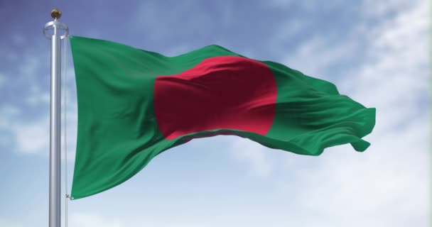 Bandera Nacional Bangladesh Ondeando Viento Día Despejado Banner Verde Oscuro — Vídeos de Stock