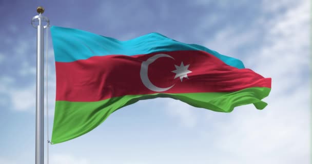 Національний Прапор Азербайджану Махав Ясним Днем Горизонтальний Триколор Синього Червоного — стокове відео