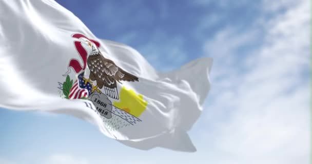 Illinois Statsflagga Viftar Vinden Vitt Fält Med Illinois Säl Örn — Stockvideo