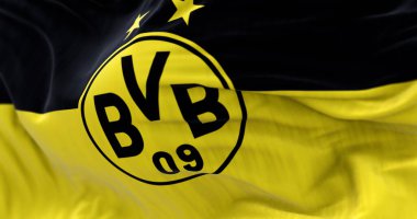 Dortmund, DE, 2 Ağustos 2023: Borussia Dortmund bayrağının yakın çekimi. Dortmund merkezli Alman profesyonel spor kulübü. İllüstrasyon 3d illüstrasyon canlandırması. Sallanan kumaş arkaplanı