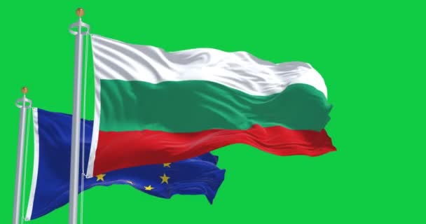 保加利亚和欧盟在绿色屏幕上挥动孤立的旗帜 自2007年1月起成为欧盟成员 无缝3D渲染动画 绿色屏幕 阿尔法频道慢动作回圈4K — 图库视频影像