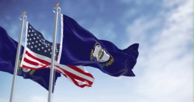 Kentucky ve Birleşik Devletler bayrakları açık havada dalgalanıyor. Birleşik Devletler 'in güneydoğu eyaletinde. Demokrasi ve kimlik. Kusursuz 3 boyutlu animasyon. Yavaş çekim döngüsü. Seçici odaklanma. 4k