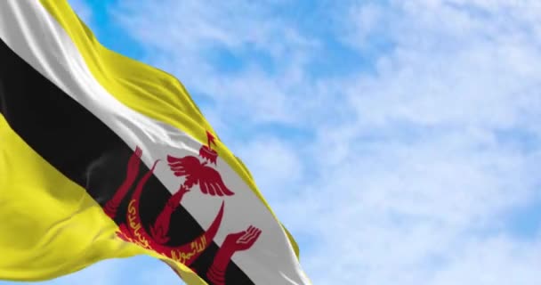 Die Nationalflagge Bruneis Weht Einem Klaren Tag Wind Brunei Darussalam — Stockvideo
