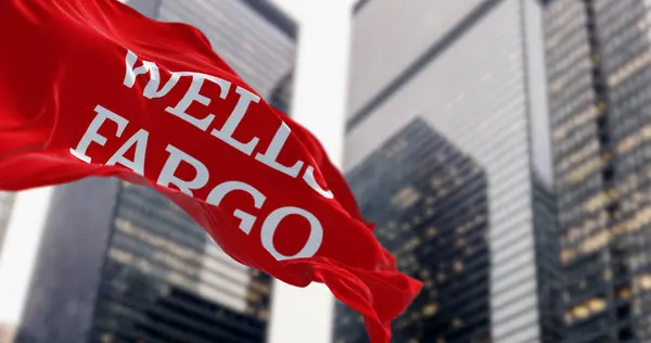 San Francisco Aug 2023 Close Wells Fargo Bank Flag Waving — Stock Photo, Image