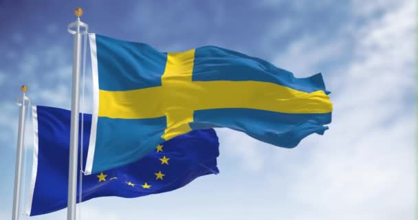Швеция Европейский Союз Машут Флагами Ясный День Швеция Стала Членом — стоковое видео