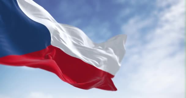 Bandera República Checa Ondeando Día Despejado Dos Bandas Horizontales Blancas — Vídeos de Stock