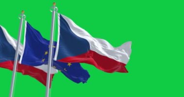 Yeşil arka planda izole edilmiş Çek Cumhuriyeti ve Avrupa Birliği bayrakları sallanıyor. Kusursuz 3D canlandırma animasyonu. Yeşil ekran. Krom anahtar. Yavaş çekim döngüsü. 4 bin. Seçici odak