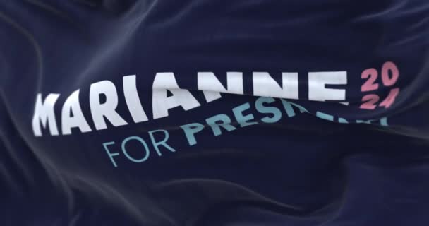Houston Abd Mart 2023 Marianne Williamson 2024 Başkanlık Kampanyası Bayrağı — Stok video