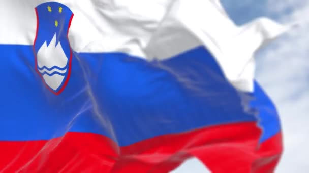 Zbliżenie Słoweńskiej Flagi Narodowej Trzy Równe Poziome Białe Niebieskie Czerwone — Wideo stockowe