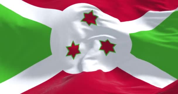 Primer Plano Bandera Nacional Burundi Ondeando Cruz Diagonal Blanca Dividida — Vídeo de stock